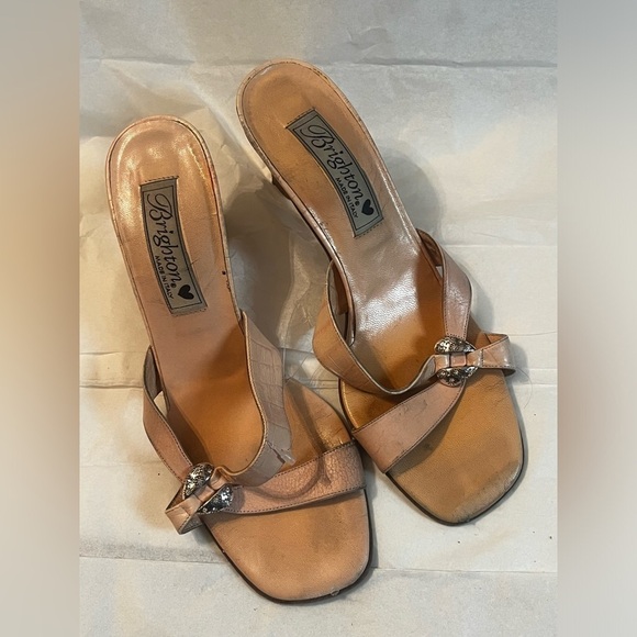 Brighton Roxann Mules Sz 7 Tan Silver Charm Open Toe Sandals - Picture 2 of 6